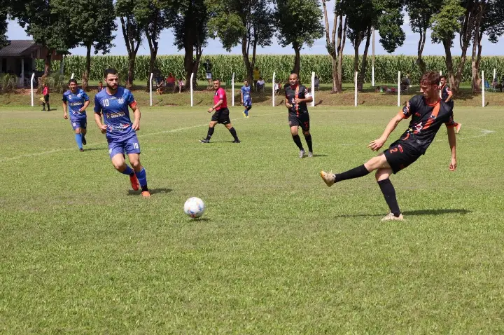 4ª Taça Nelvo Holz de Futebol define os primeiros finalistas neste domingo