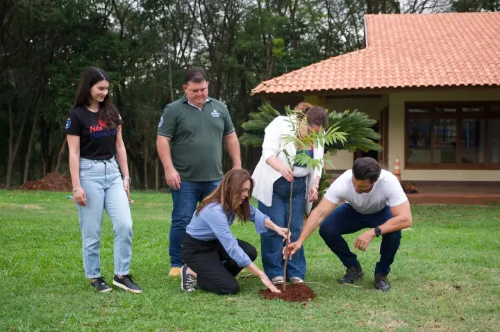 Ação do Dia da Árvore promove plantio no Parque Urbano Ida Vendruscolo Riedi