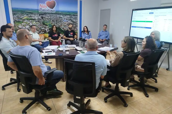 Administração municipal realiza reunião de alinhamento e planejamento das ações