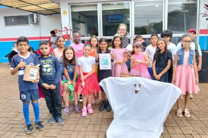 Alunos do 4º ano da Escola Vitorino doam sabonetes ao Hospital Municipal de Palotina