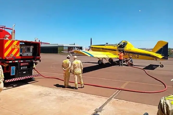 Bombeiros de Palotina participam de treinamento para combate a incêndios florestais com apoio aéreo