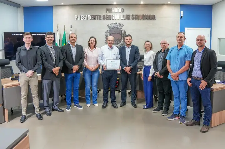 Câmara de Palotina entrega Moção de Aplausos à C.Vale pelos seus 62 anos