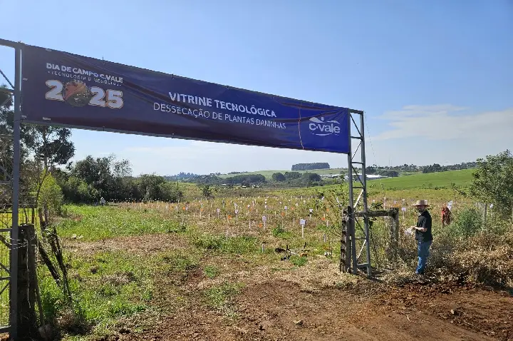 C.Vale de Clevelândia mostra tecnologias para controle ervas