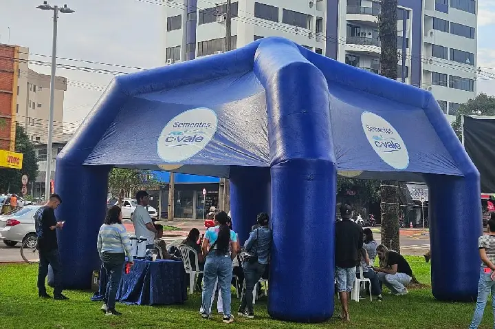 C.Vale realiza entrevistas de emprego na Praça Central durante a Semana da Inovação
