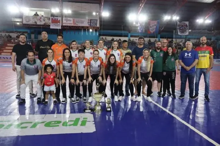 Equipe palotinense é homenageada após conquista do tricampeonato da Copa AMOP de Futsal Feminino