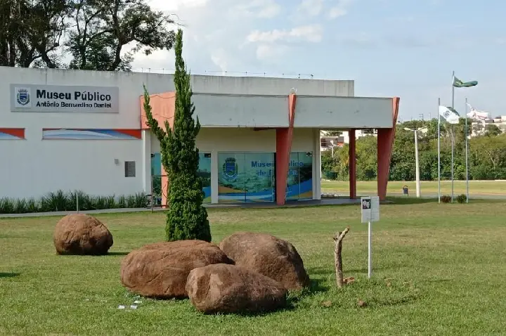 Exposição reúne trabalhos de oficinas da 20ª Primavera dos Museus em Palotina