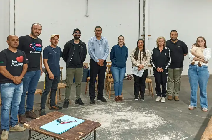 Moradores do Jardim Esperança recebem orientações para criação de associação