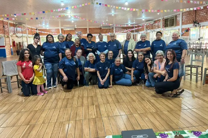 Novo Clube da Terceira Idade é formado no Bairro Pioneiro durante atividades do PAIF
