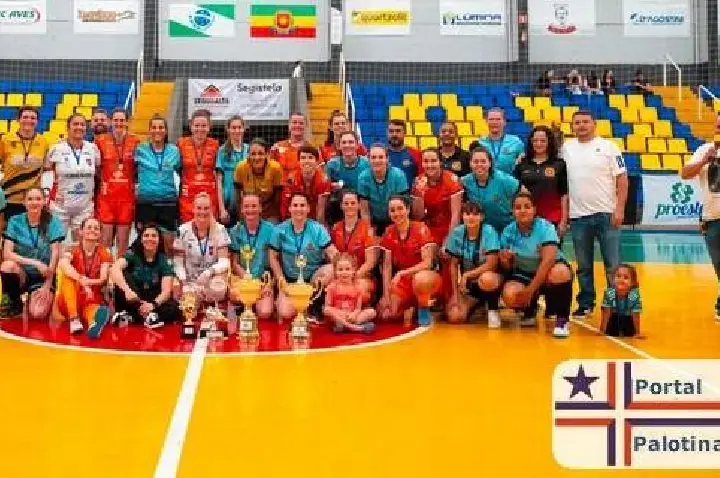 Palotina Futsal Feminino conquista título invicto e goleia na final em Matelândia