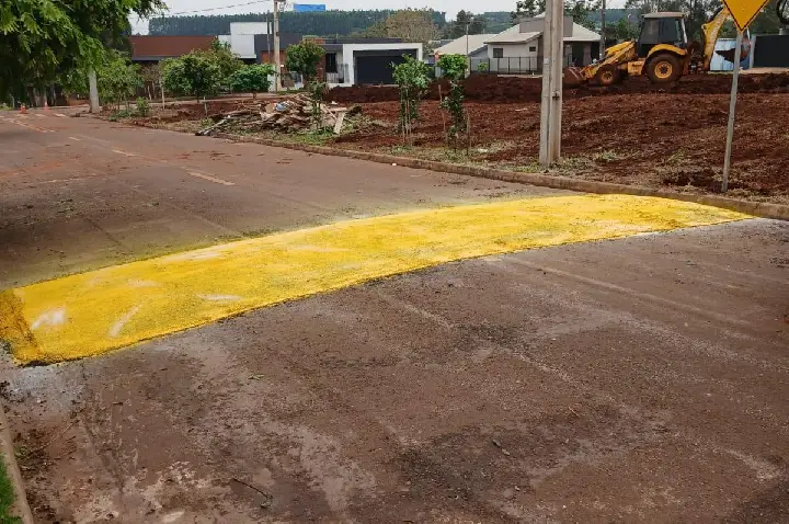 Palotina Implanta Lombadas no Loteamento Cassol para Reforçar a Segurança no Trânsito