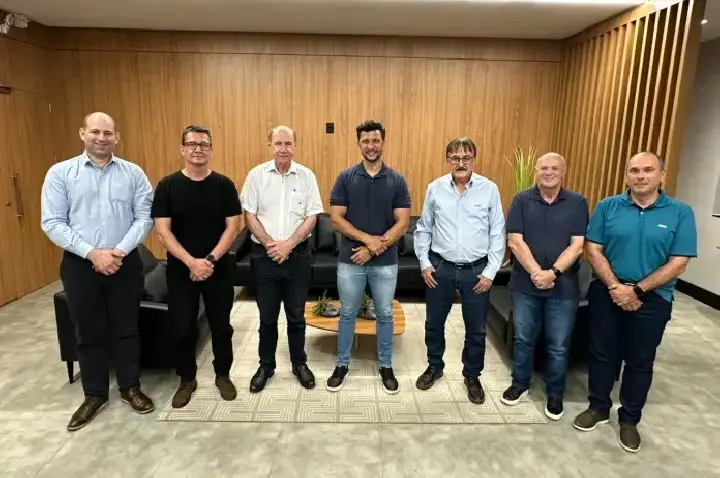 Prefeito Rodrigo Ribeiro se reúne com diretoria da C.Vale para discutir avanços do município