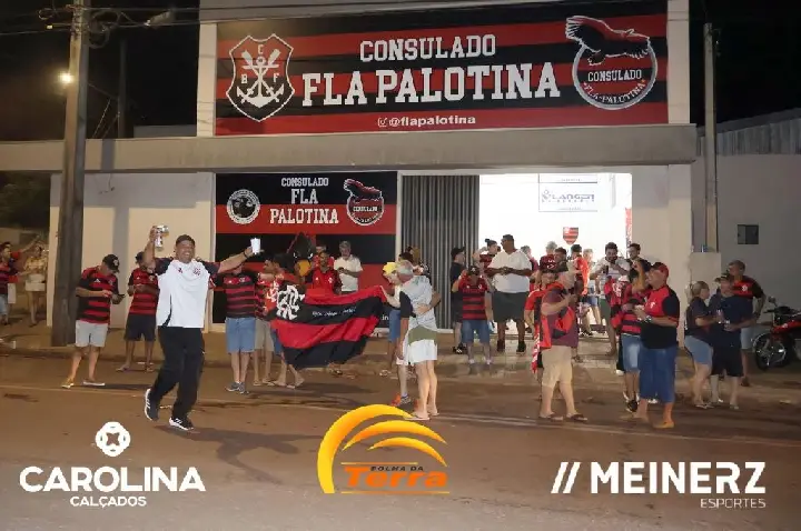 Torcedores de Palotina comemoram o título do Flamengo, campeão da Libertadores [VÍDEO]
