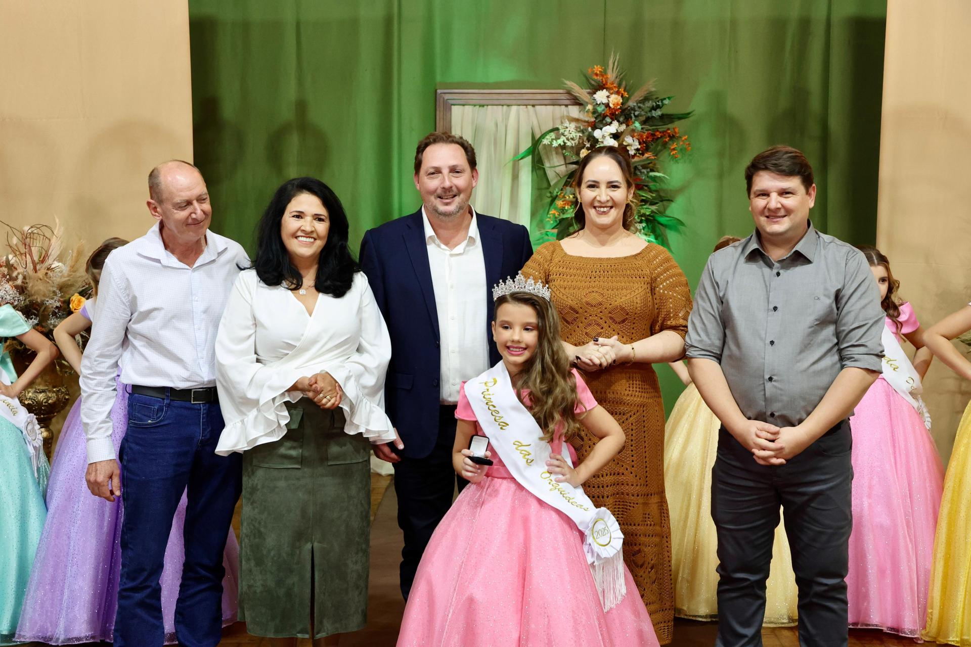 Heloísa Drisner de Souza é eleita a Princesa das Orquídeas 2025