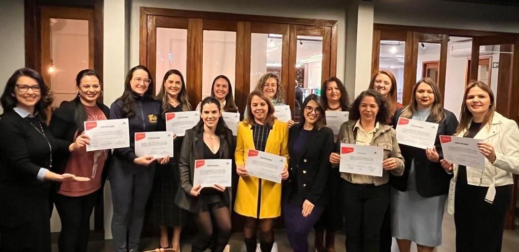 Programa Mulher Empreendedora do Sicredi forma primeira turma em Campo Mourão (PR)