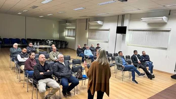 Câmara explica legalidade e objetivos das emendas à LDO 2026 em reunião com entidades e lideranças