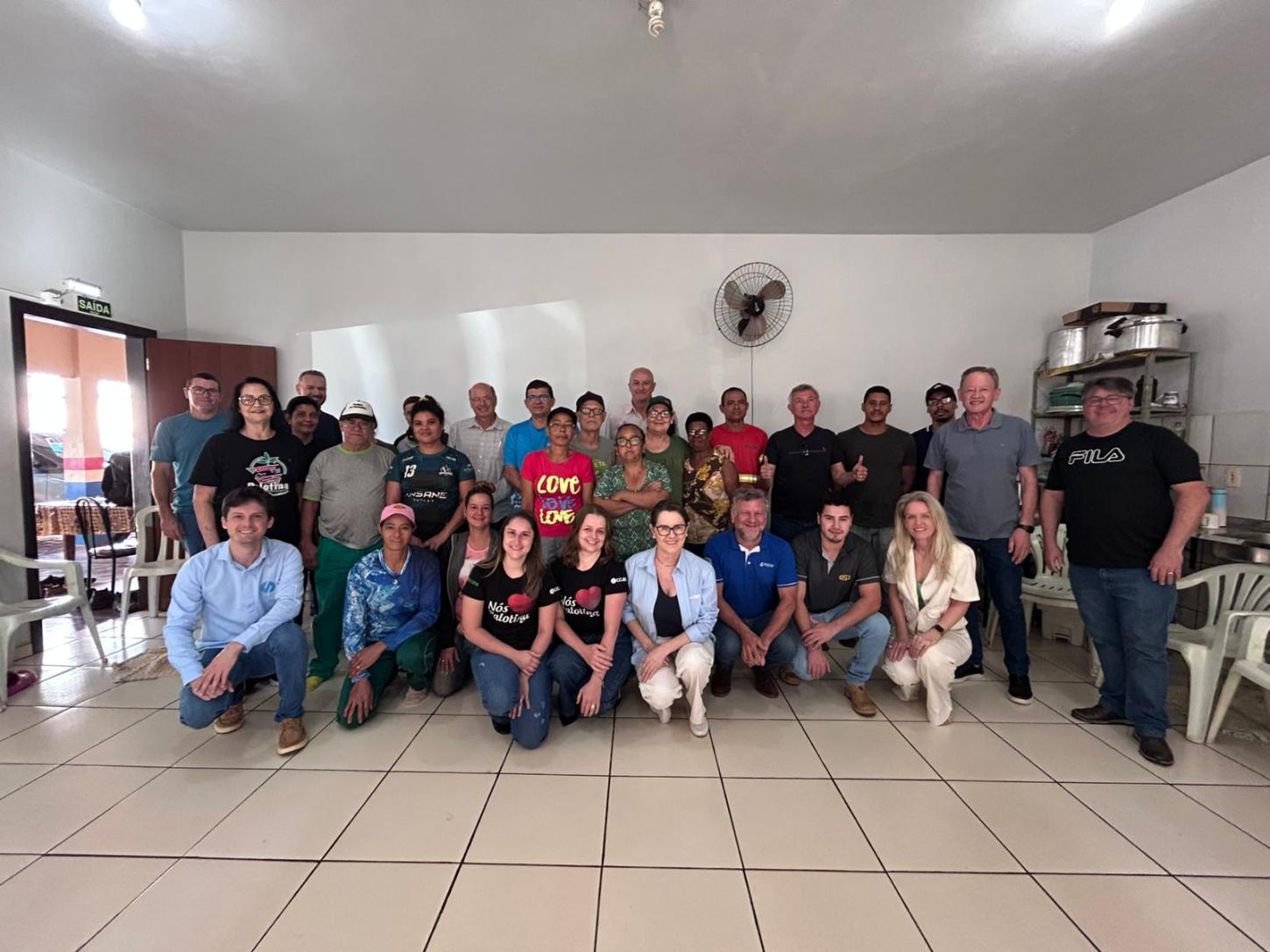 COLETA SELETIVA - Diretores da Acipa realizam visita técnica à Central de Triagem da APAVA