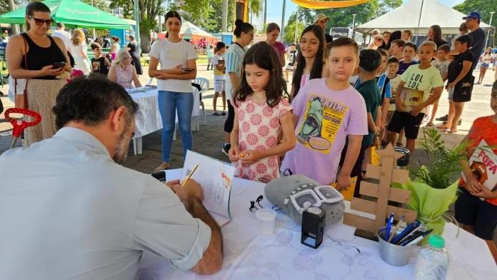 Festa Literária de Palotina reuniu alunos e famílias para atividades culturais e de leitura no município
