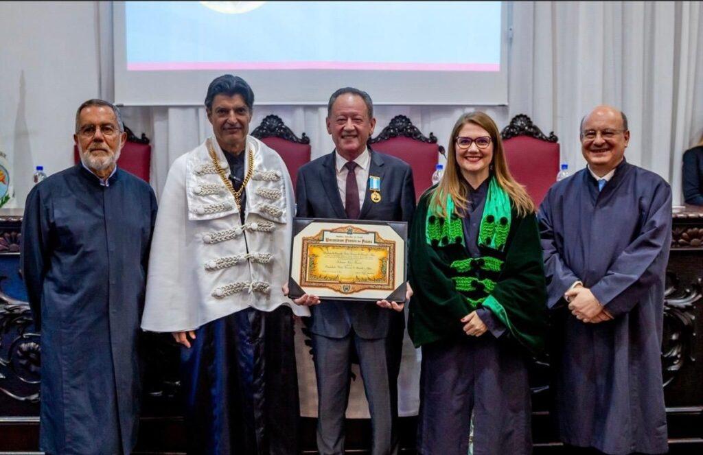 Palotinense Selmar Basso recebe Comenda Victor Ferreira do Amaral em reconhecimento à sua trajetória na UFPR