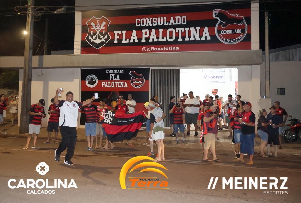 Torcedores de Palotina comemoram o título do Flamengo, campeão da Libertadores [VÍDEO]