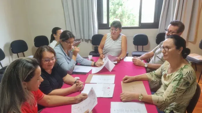 Concurso “A Melhor Mãe do Mundo” seleciona trabalhos de alunos em Palotina