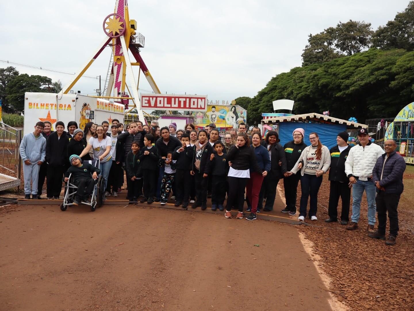 Planeta Park proporciona tarde especial para alunos da APAE de Palotina