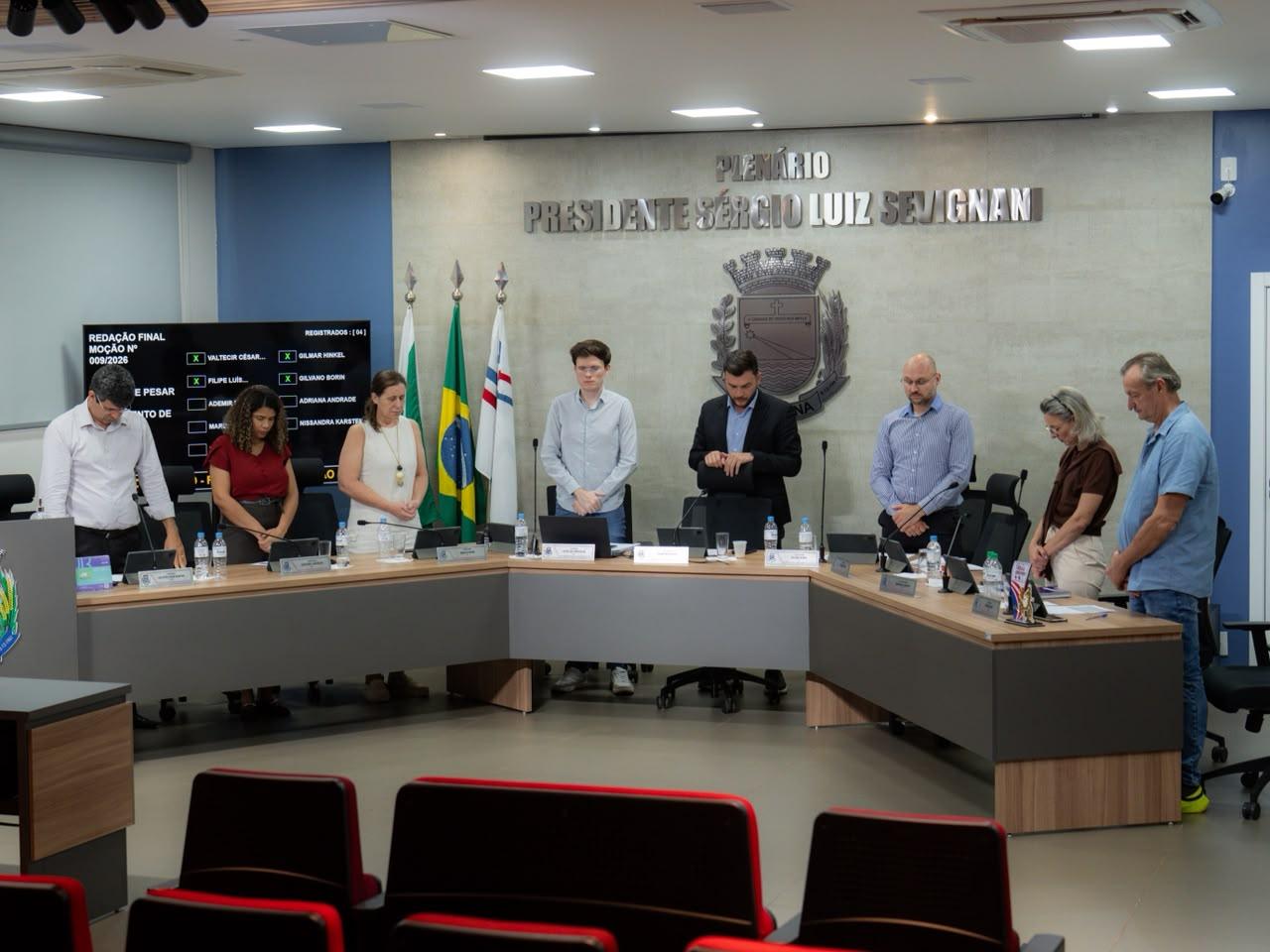Câmara de Palotina homenageia memória de Vanildo Cardoso durante sessão.