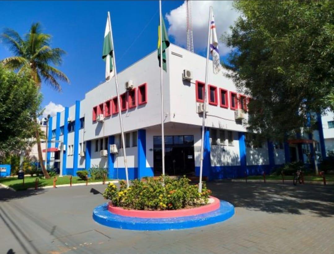 Prefeitura busca alternativa para pagamento de servidores terceirizados após bloqueios judiciais em empresa contratada