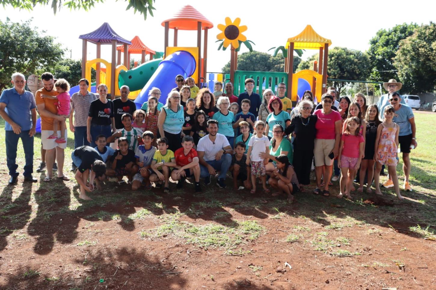 Prefeitura inaugura parque infantil no Bairro União e anuncia novos espaços de lazer