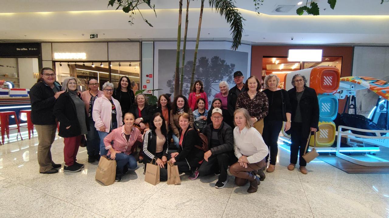 Assistência Social de Palotina leva 125 idosos para passeio em Toledo e Cascavel